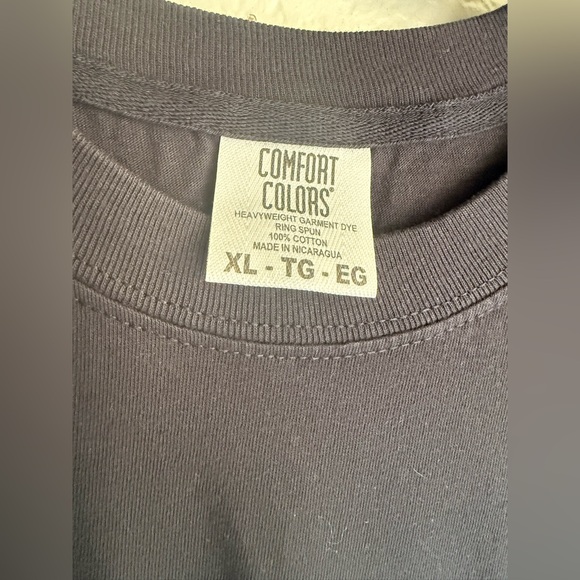 NWOT Cute Boutique Tee 📚🖤 - Picture 3 of 4